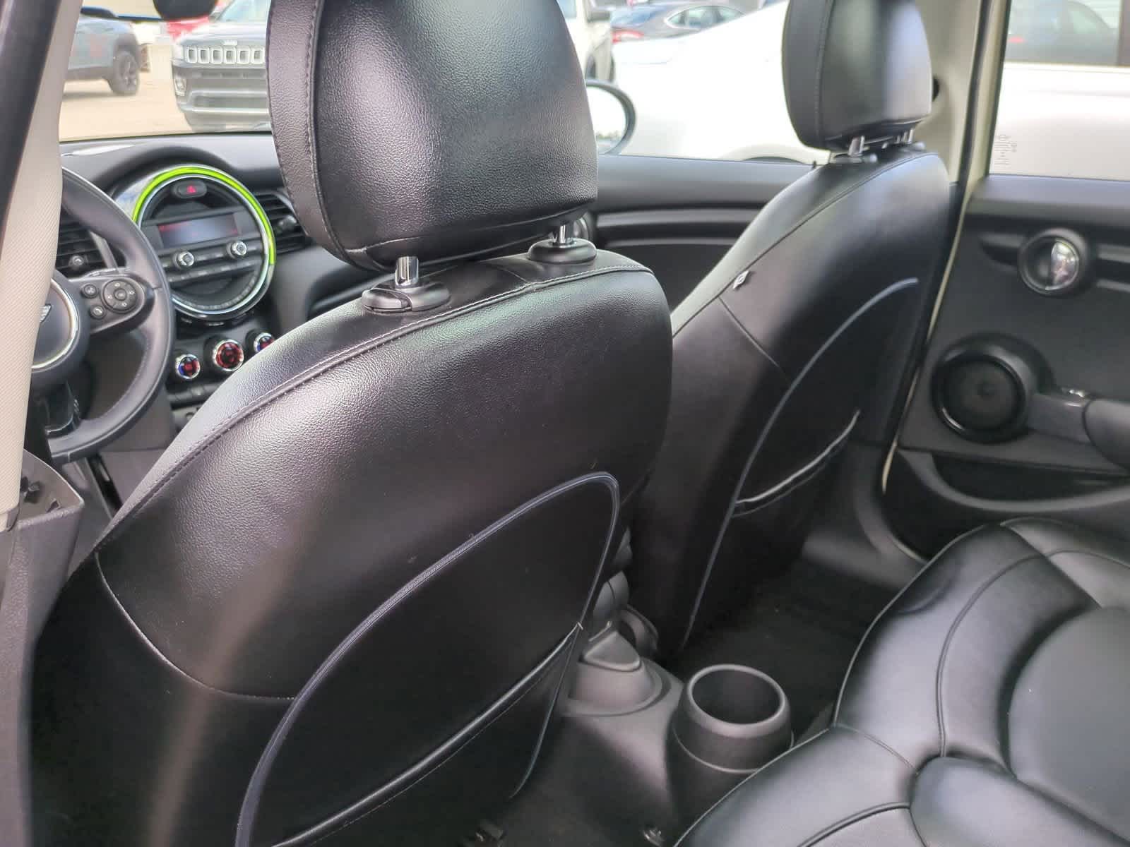 Thumbnail: 2015 MINI Cooper Hardtop - 18