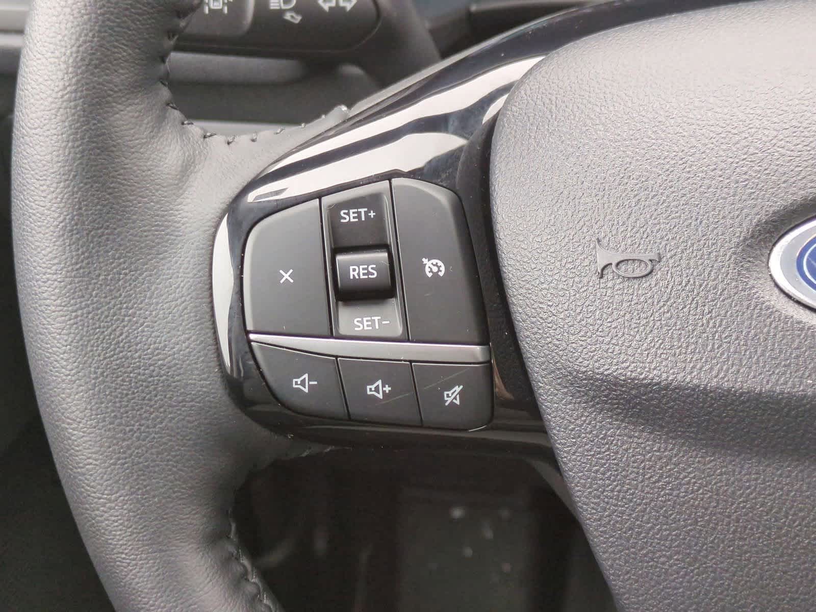 Thumbnail: 2021 Ford Escape - 23