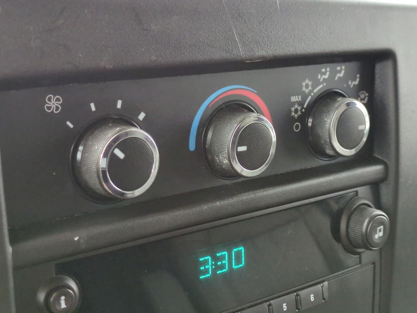 Thumbnail: 2013 Chevrolet Express - 27