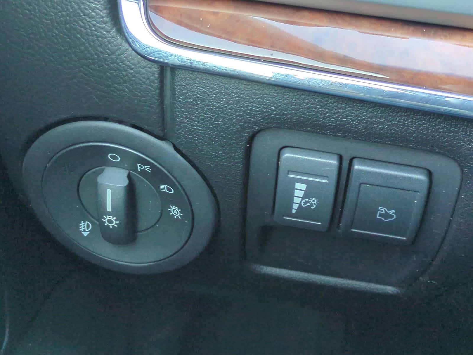 Thumbnail: 2012 Lincoln MKZ - 27