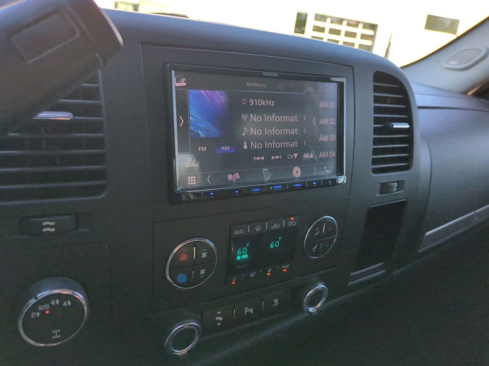 Thumbnail: 2011 Chevrolet Silverado 1500 - 26