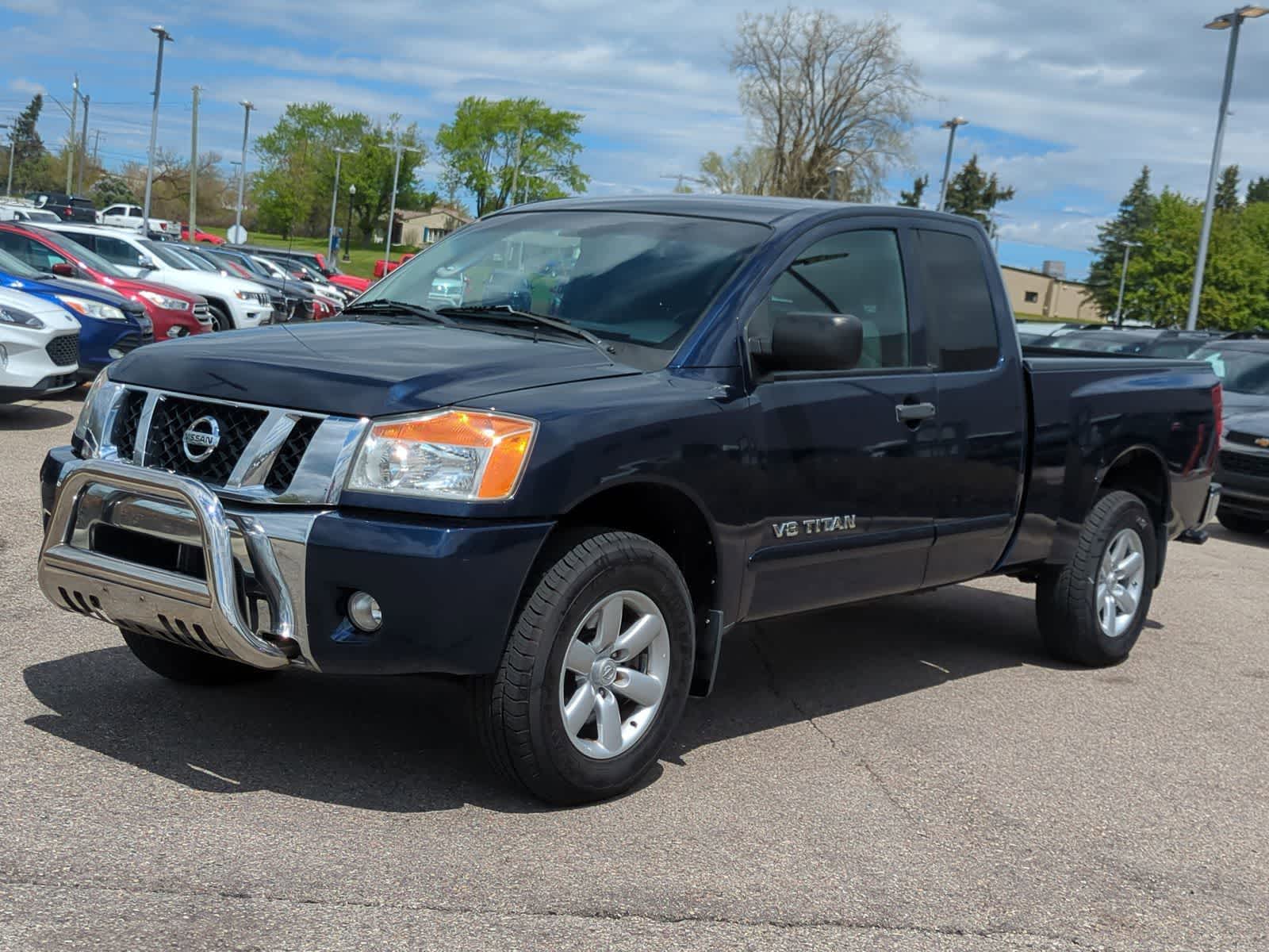 Thumbnail: 2011 Nissan Titan - 4
