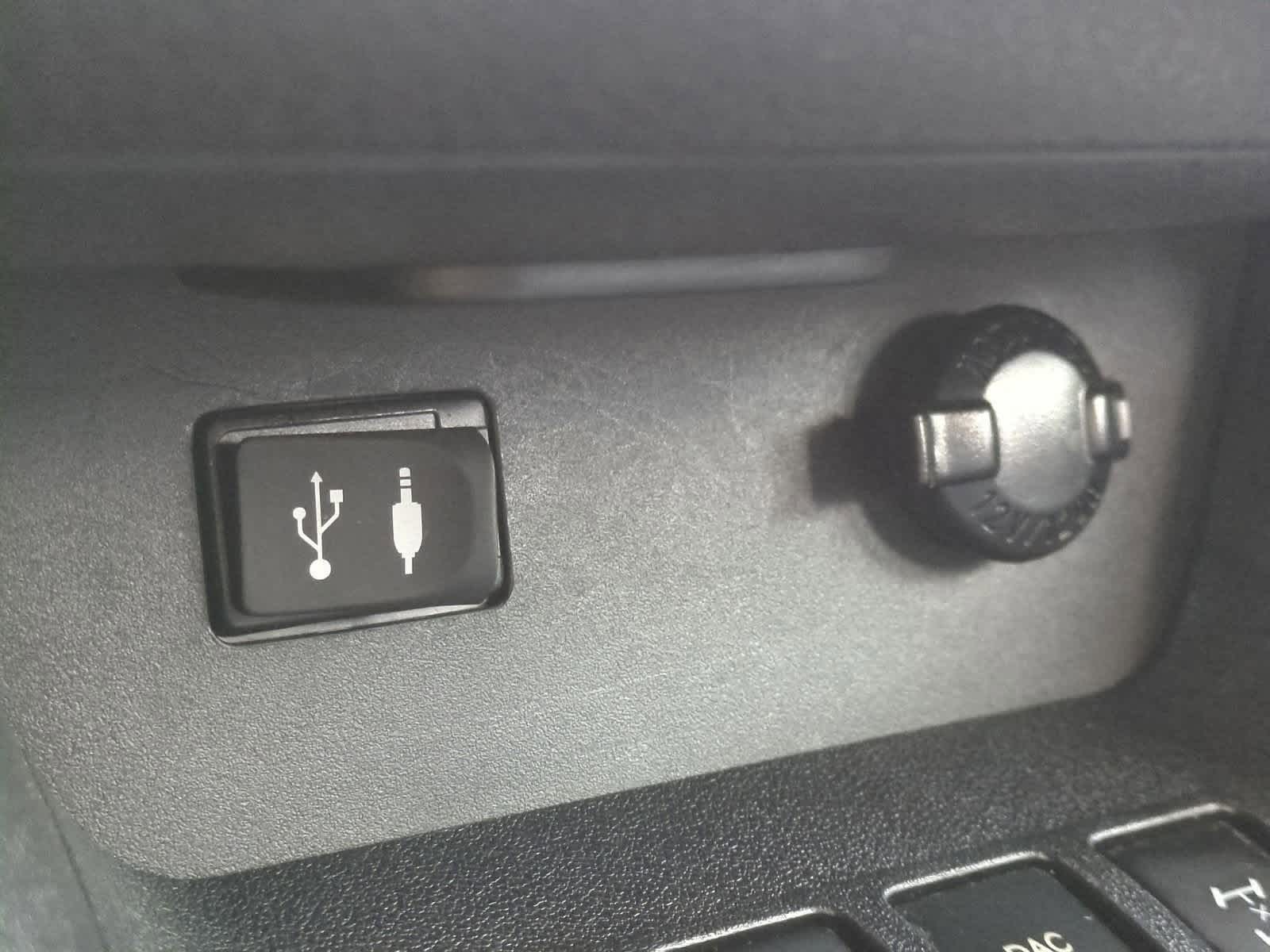 Thumbnail: 2014 Toyota Highlander - 32