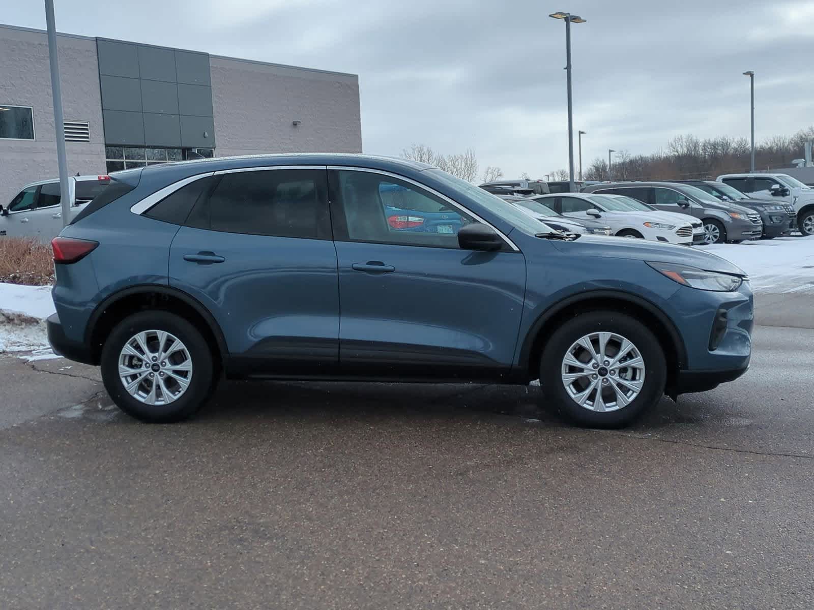 Thumbnail: 2023 Ford Escape - 9