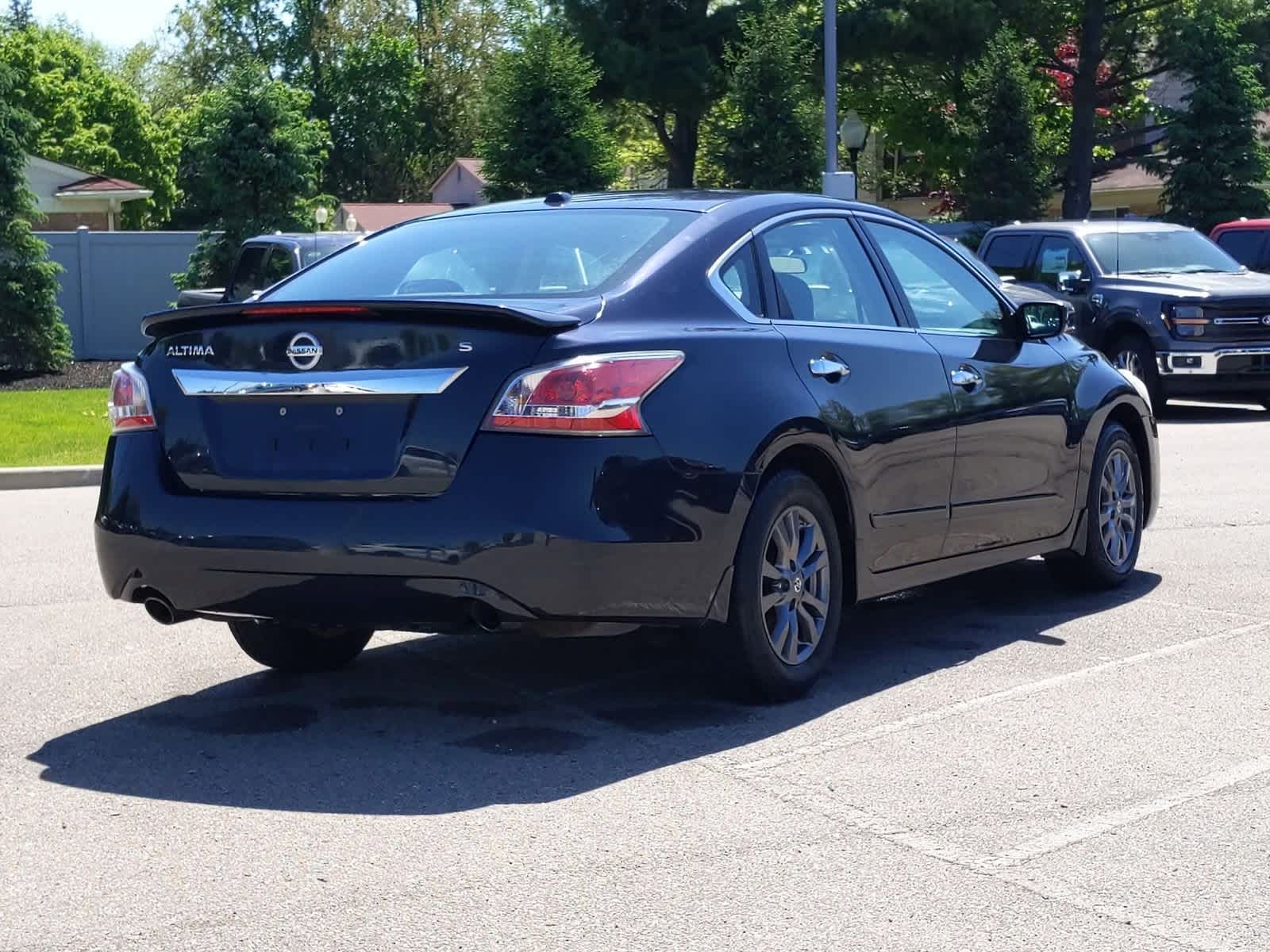 Thumbnail: 2015 Nissan Altima - 8
