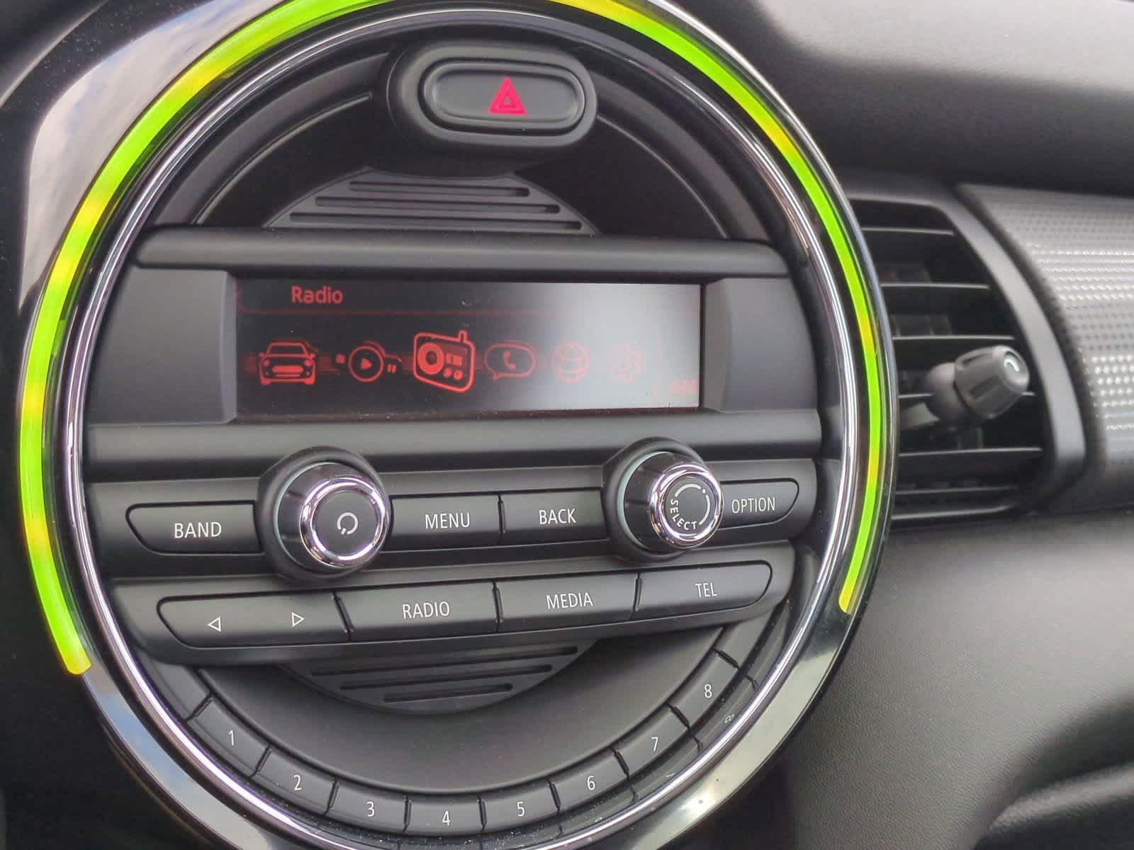 Thumbnail: 2015 MINI Cooper Hardtop - 29