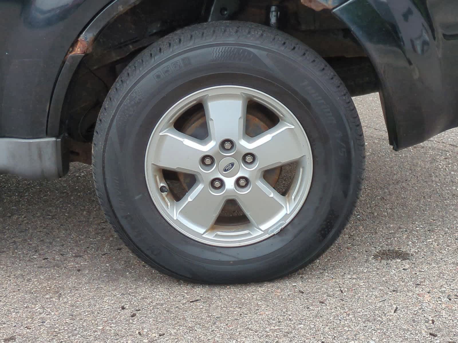 Thumbnail: 2010 Ford Escape - 14