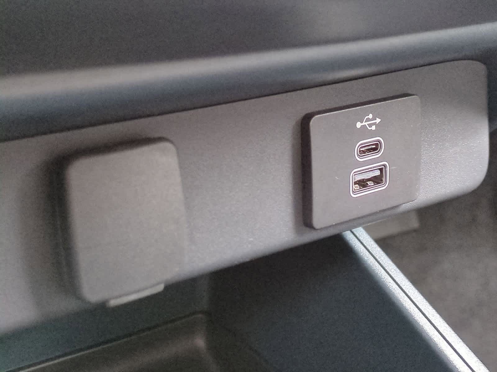 Thumbnail: 2025 Ford Maverick - 32