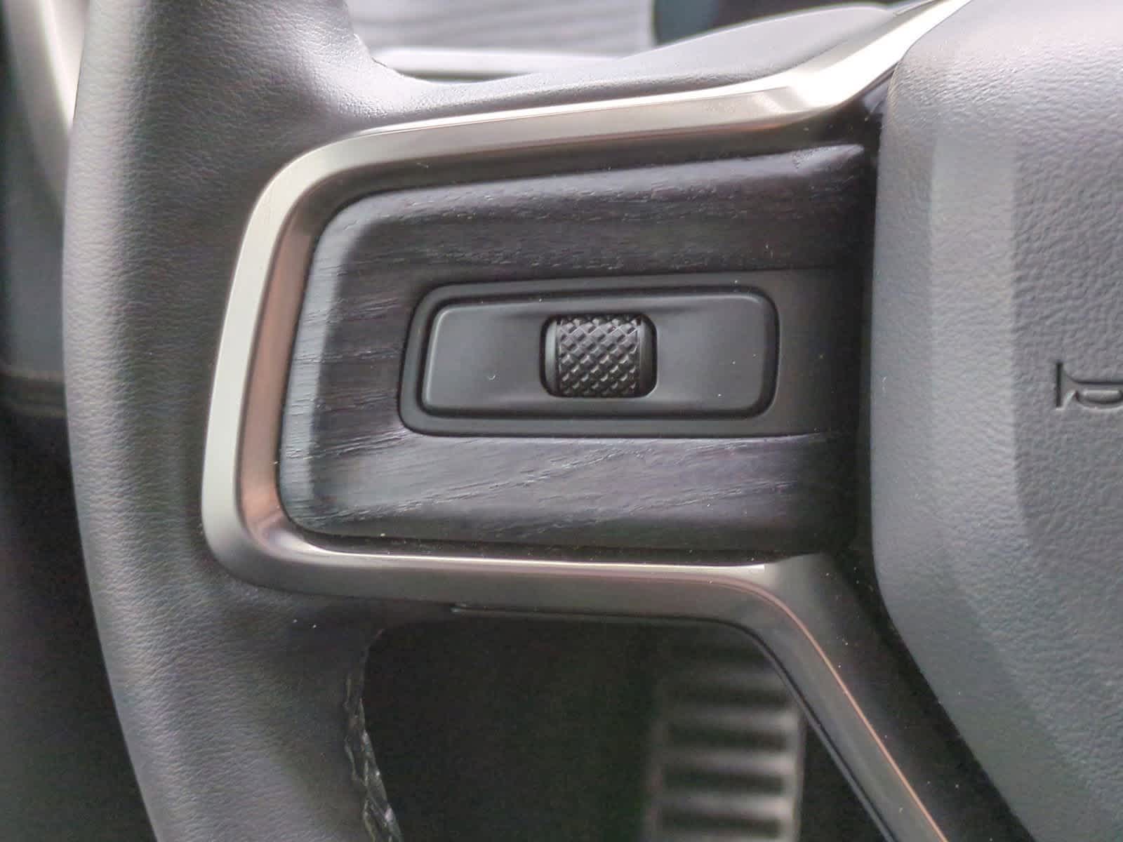Thumbnail: 2024 Rivian R1S - 25