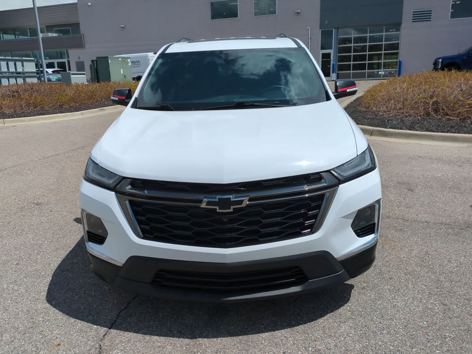 Thumbnail: 2023 Chevrolet Traverse - 3
