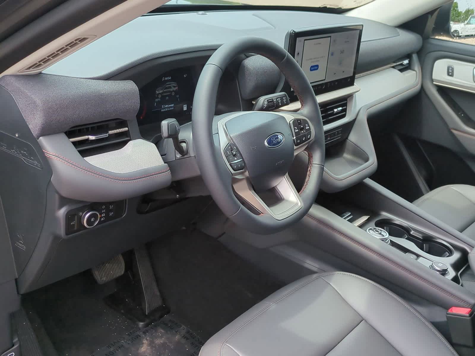 2025 Ford Explorer Active 10