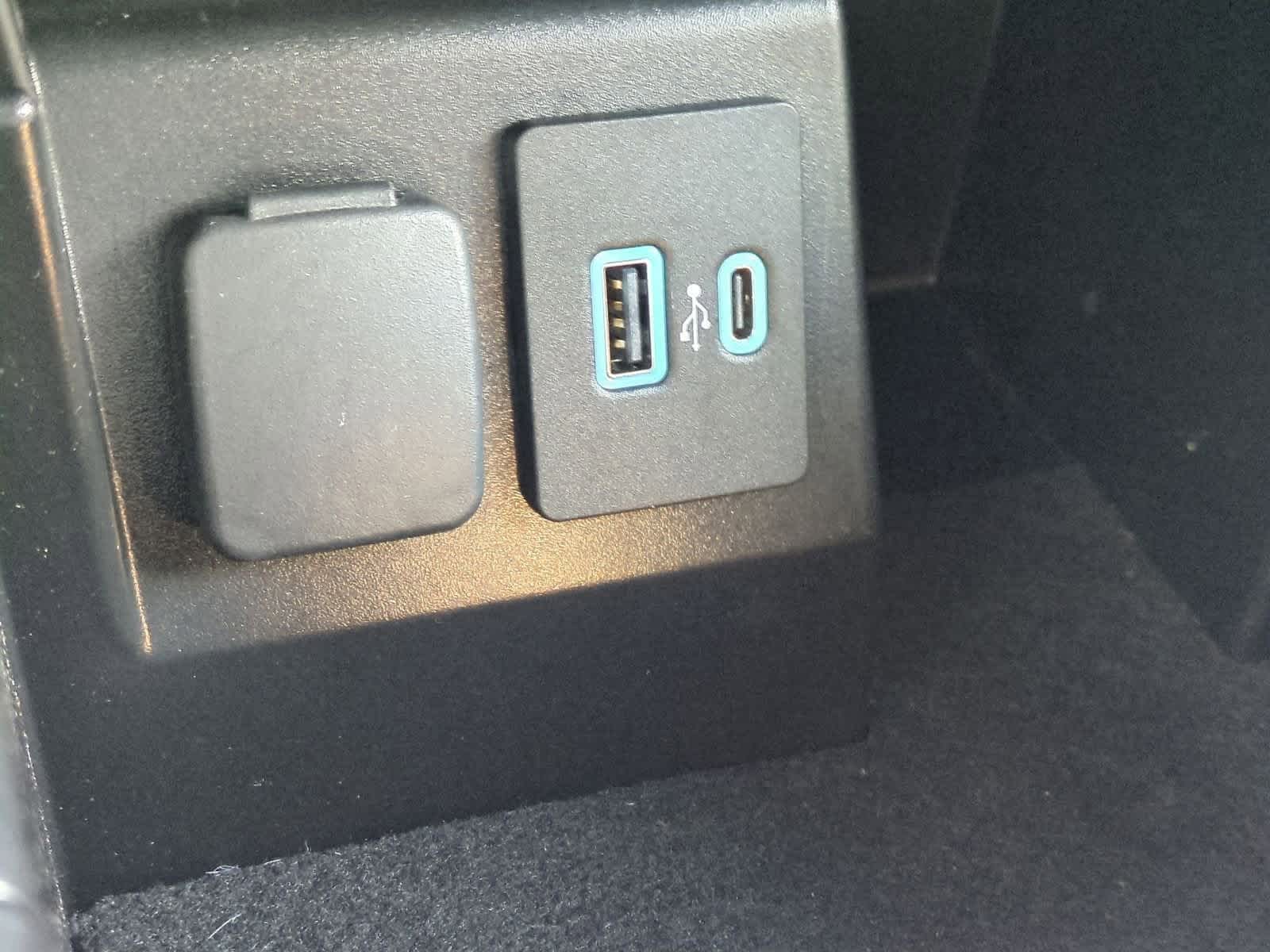 Thumbnail: 2023 Ford Explorer - 31