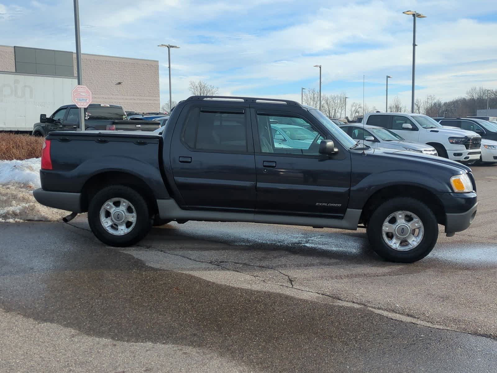 Thumbnail: 2001 Ford Explorer Sport Trac - 9