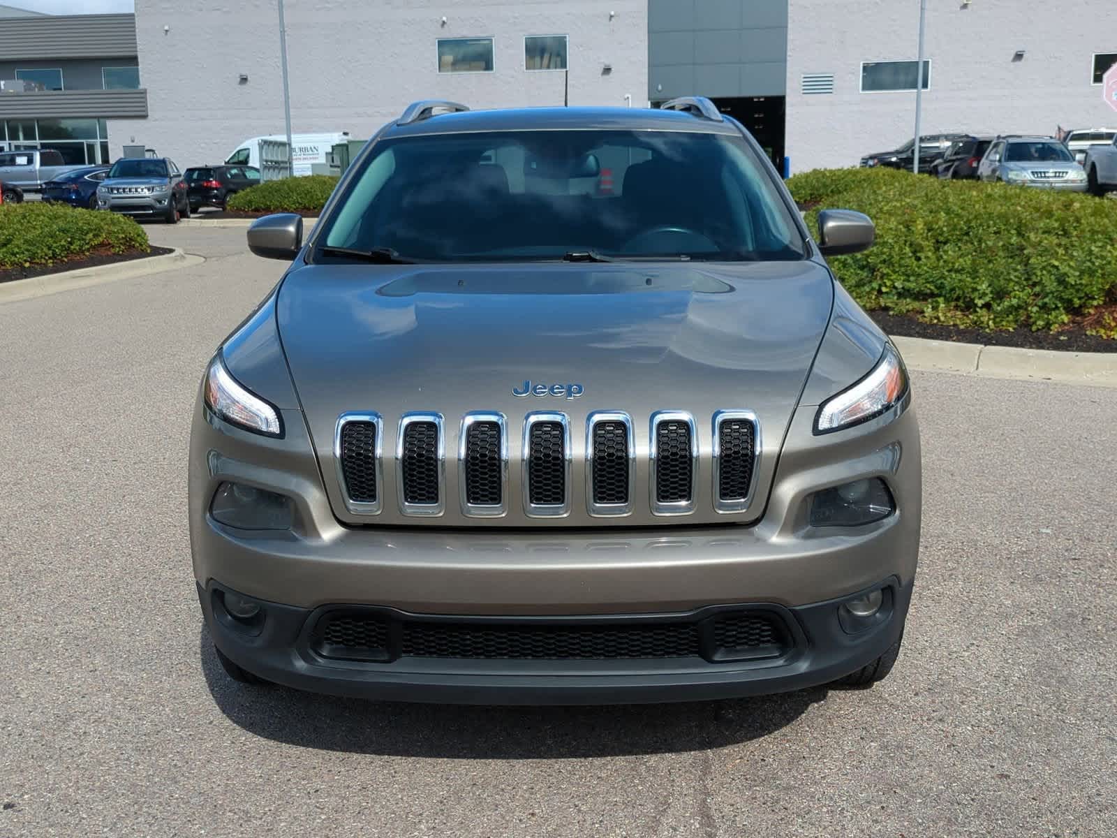 Thumbnail: 2017 Jeep Cherokee - 3