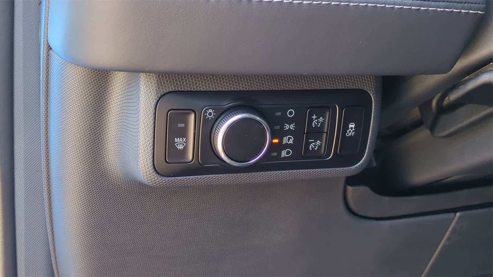 Thumbnail: 2025 Ford Mustang Mach-E - 14