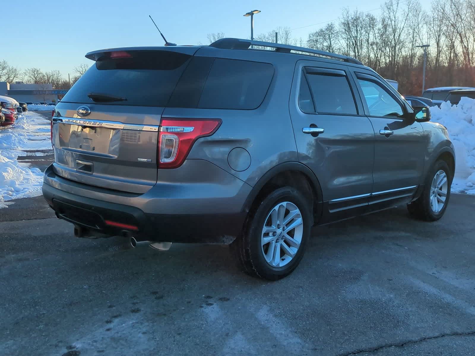 Thumbnail: 2013 Ford Explorer - 8