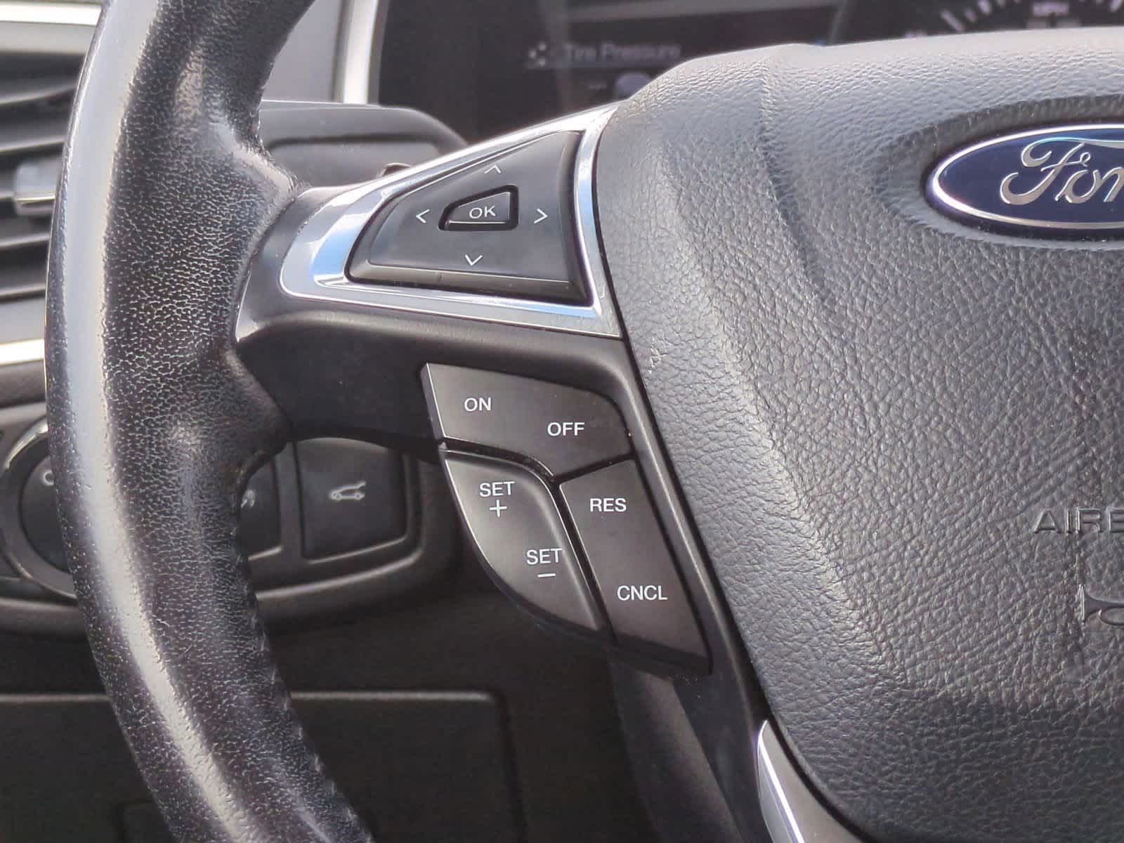 2015 Ford Edge SEL 23