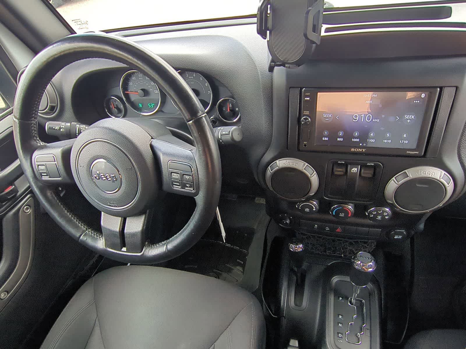 Thumbnail: 2016 Jeep Wrangler - 15