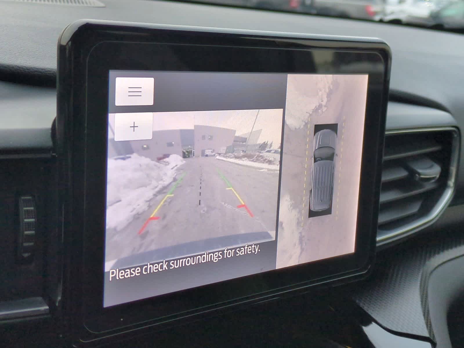 Thumbnail: 2022 Ford Explorer - 31