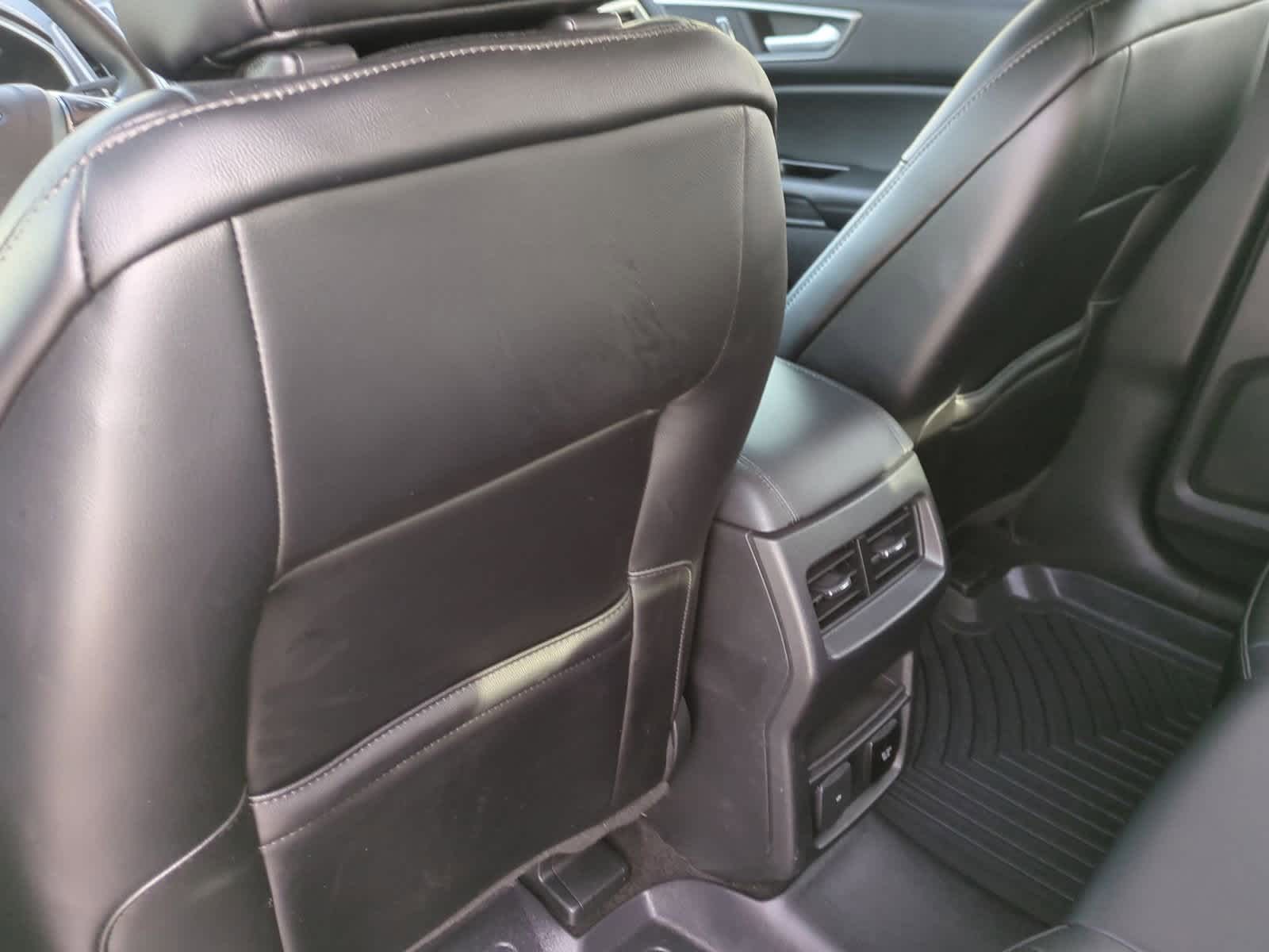 Thumbnail: 2020 Ford Edge - 16