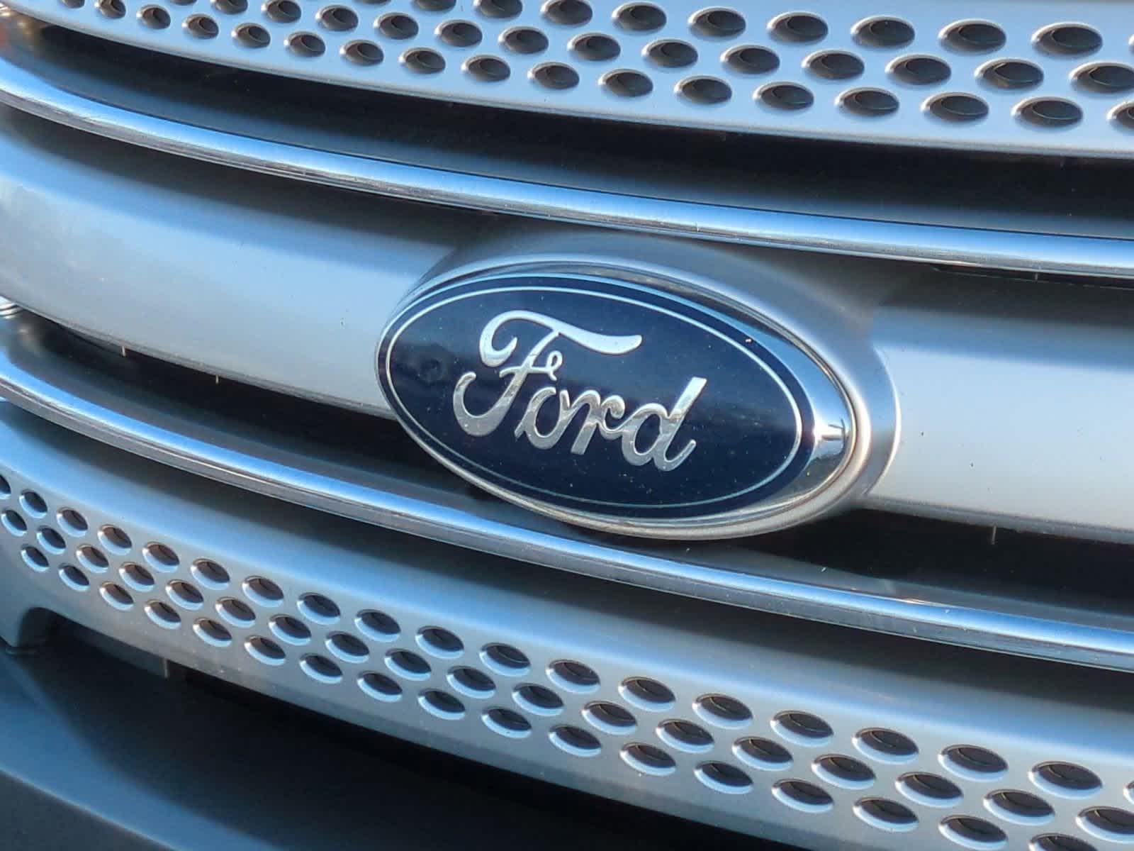 Thumbnail: 2013 Ford Explorer - 12