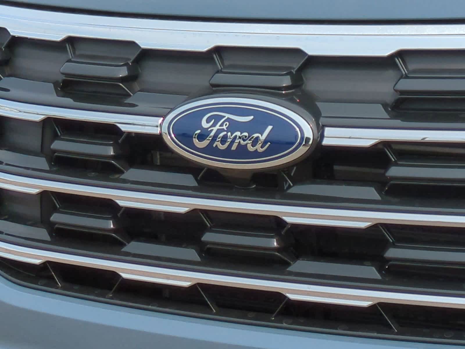 2025 Ford Explorer Active 12