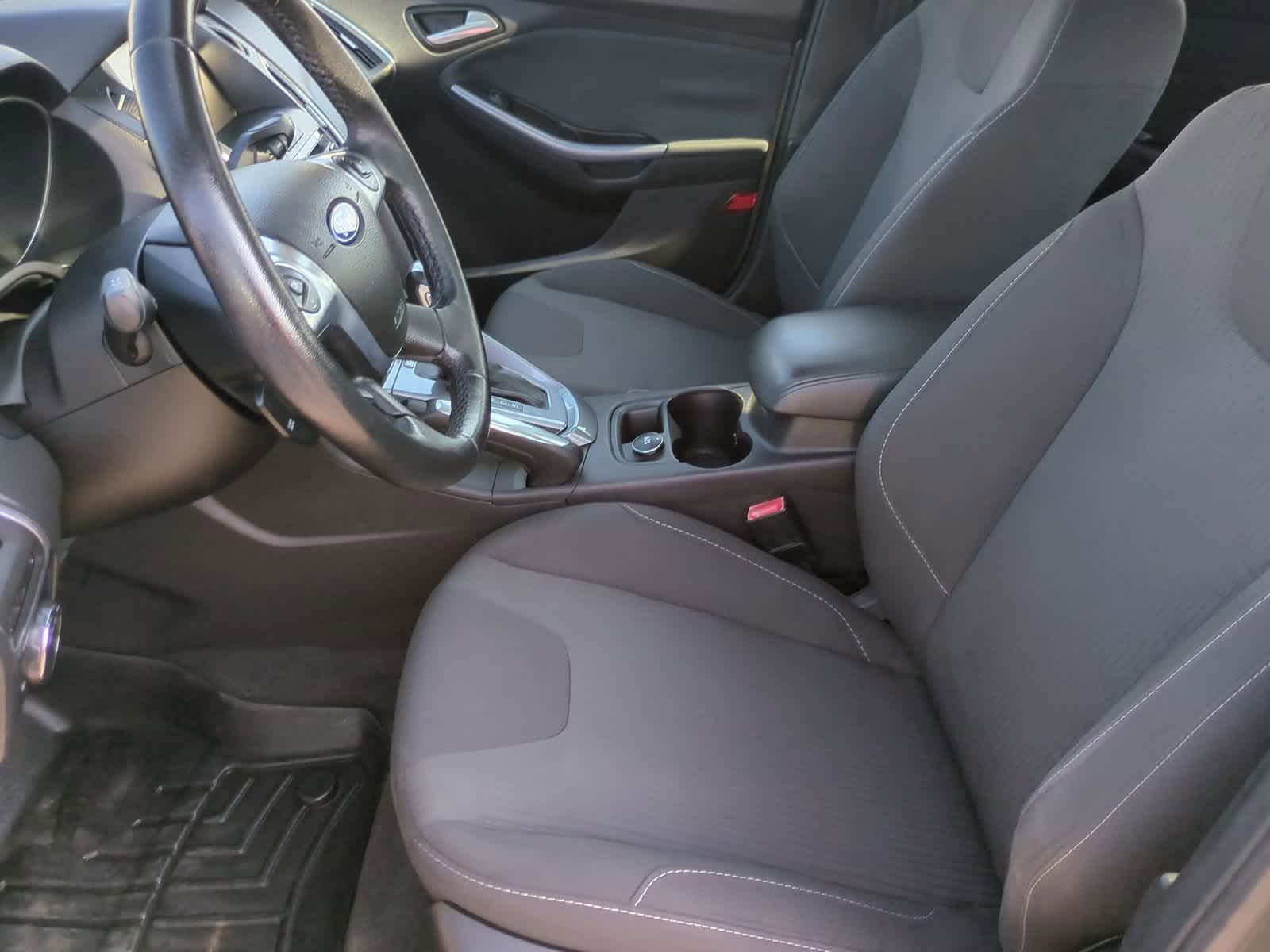 Thumbnail: 2012 Ford Focus - 16