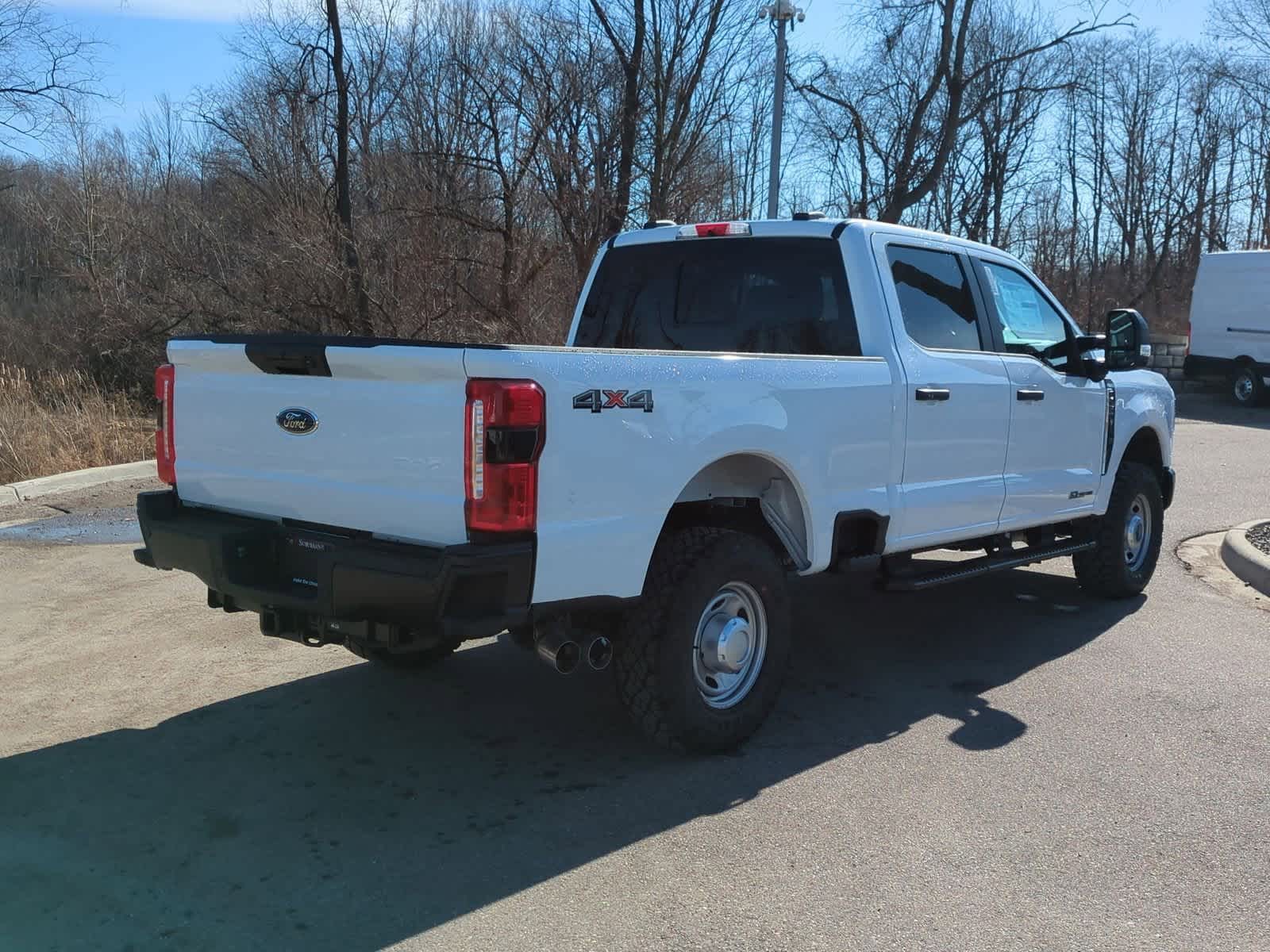 2025 Ford Econoline E-350 8