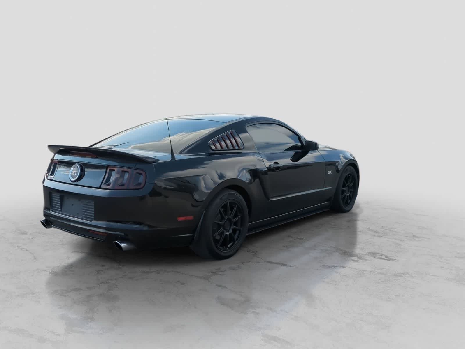 Thumbnail: 2013 Ford Mustang - 6