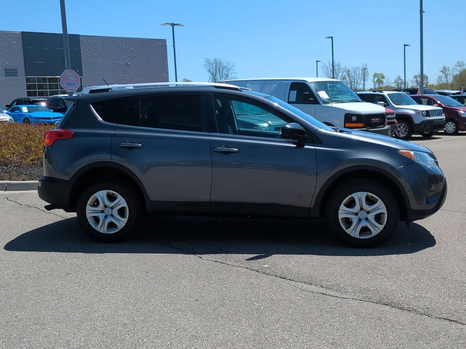 Thumbnail: 2015 Toyota RAV4 - 9