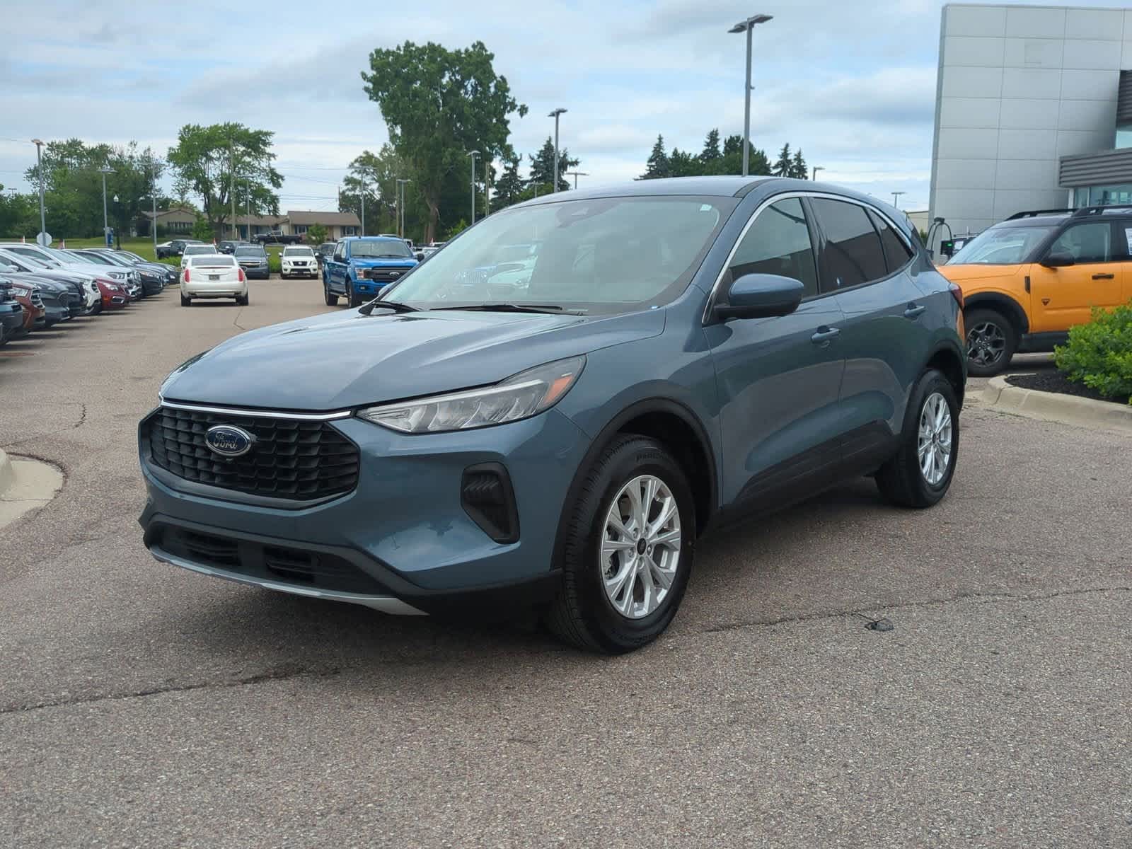 Thumbnail: 2023 Ford Escape - 4