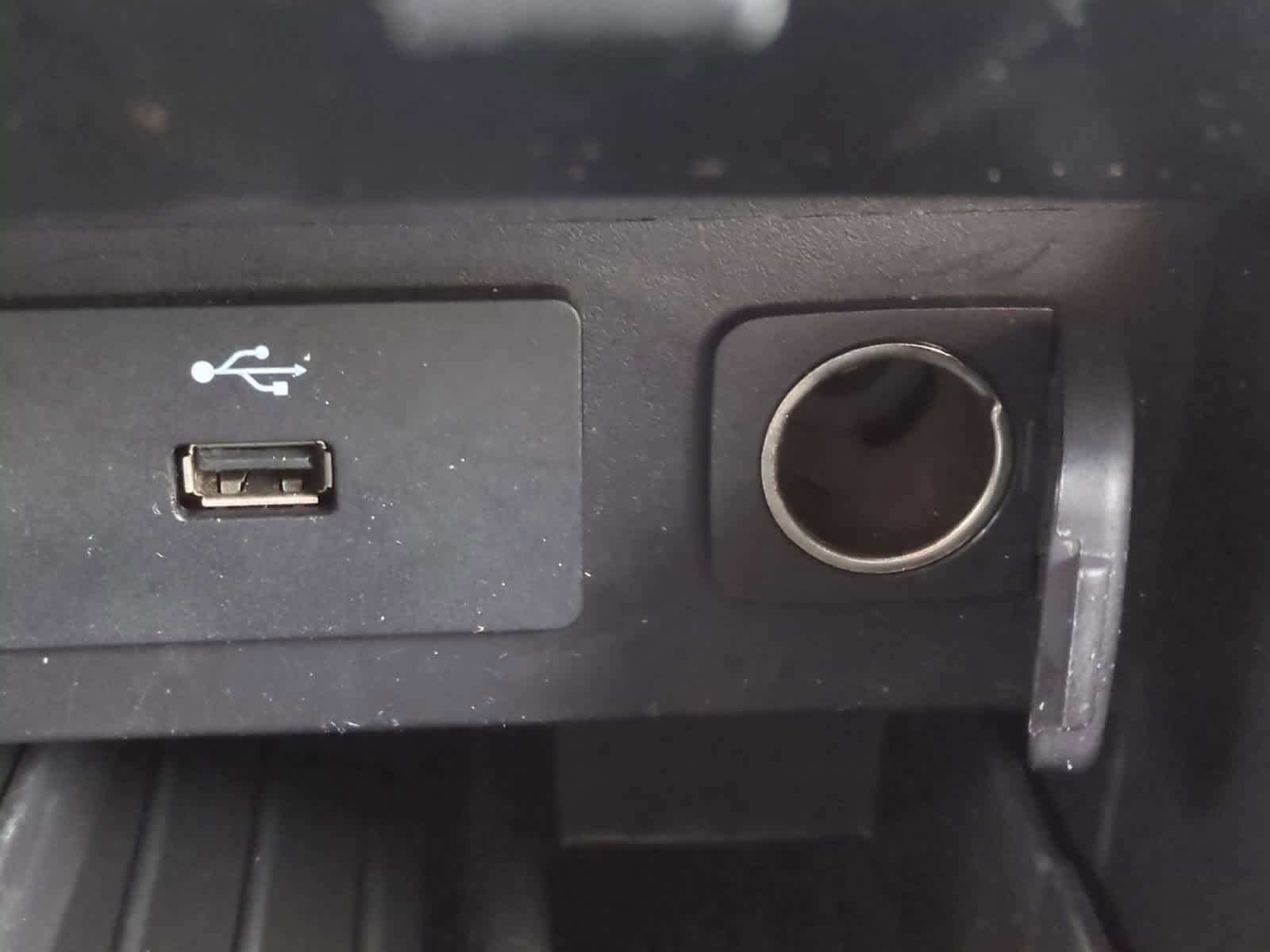 Thumbnail: 2019 Ford Explorer - 31