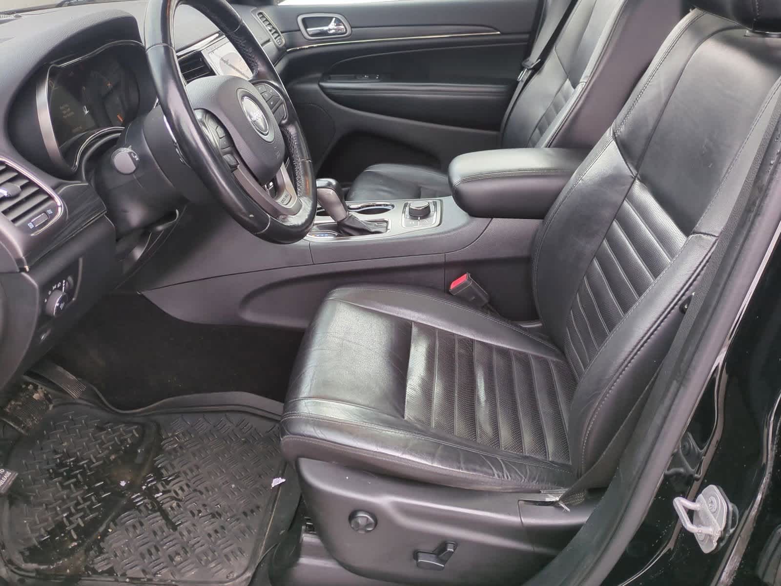 Thumbnail: 2020 Jeep Grand Cherokee - 16