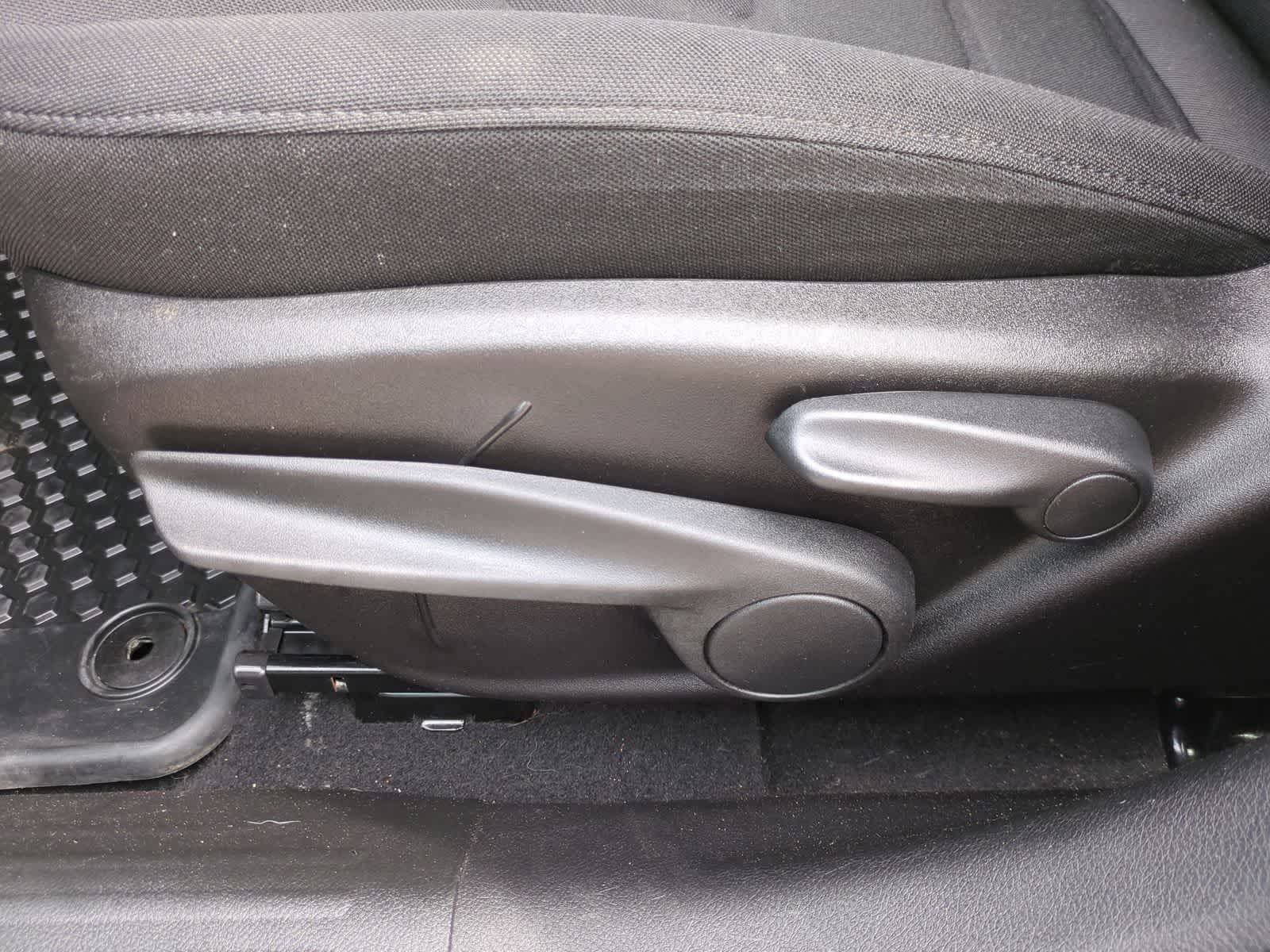 Thumbnail: 2020 Jeep Renegade - 17