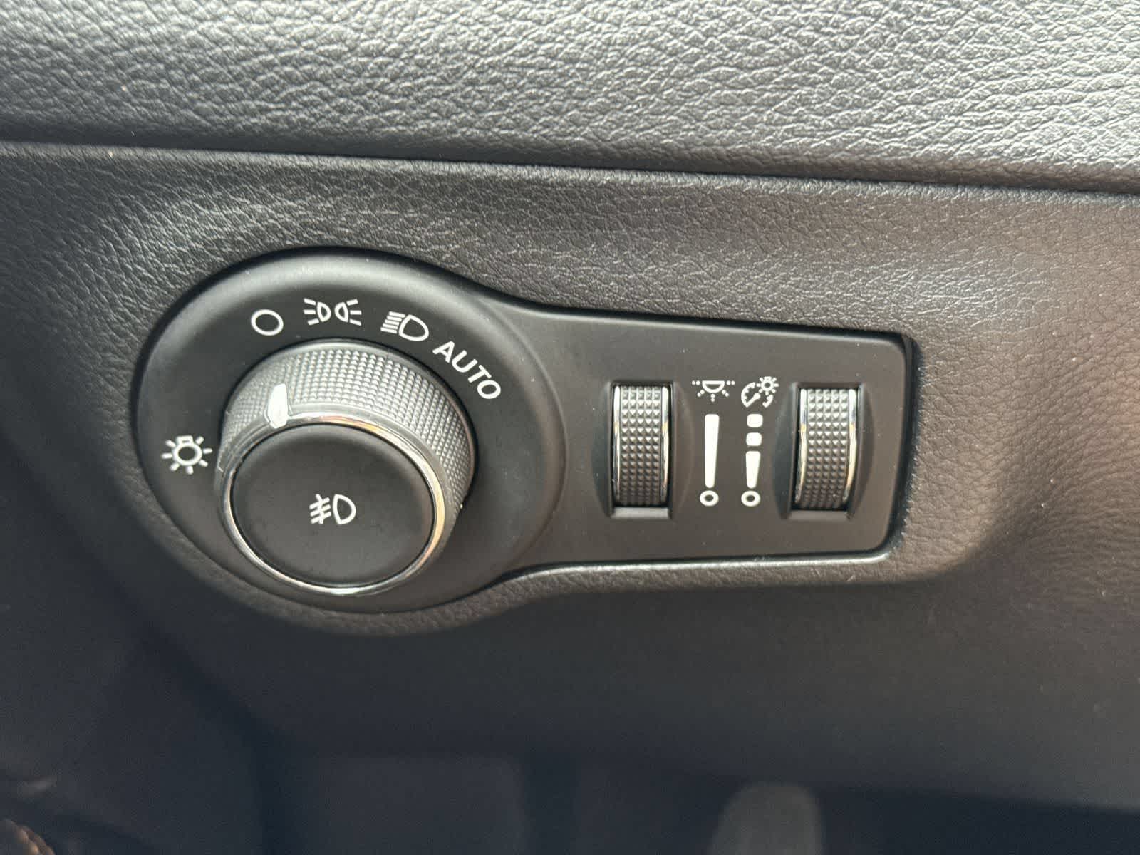Thumbnail: 2019 Jeep Compass - 28