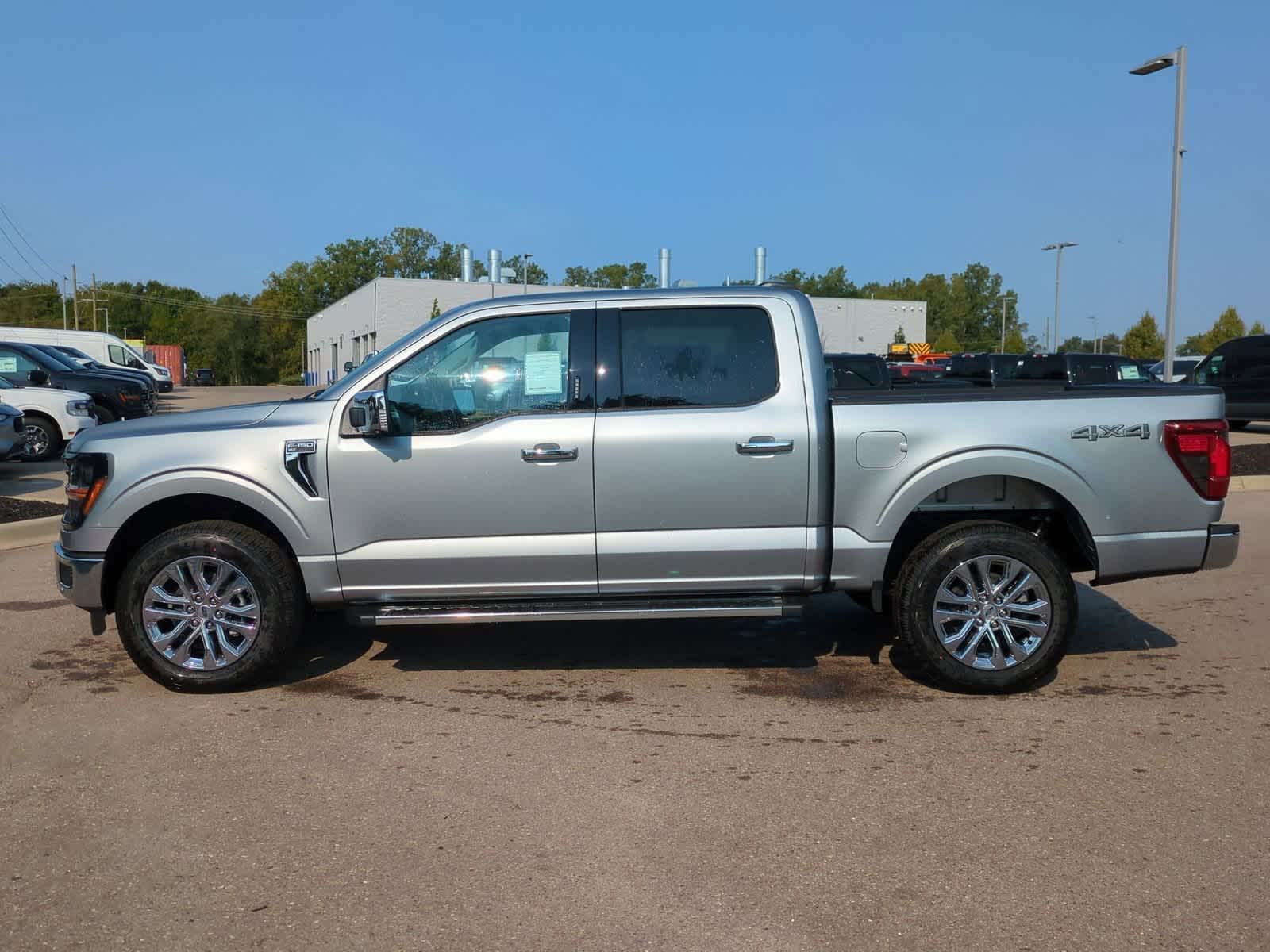 2024 Ford F-150 XLT photo 2