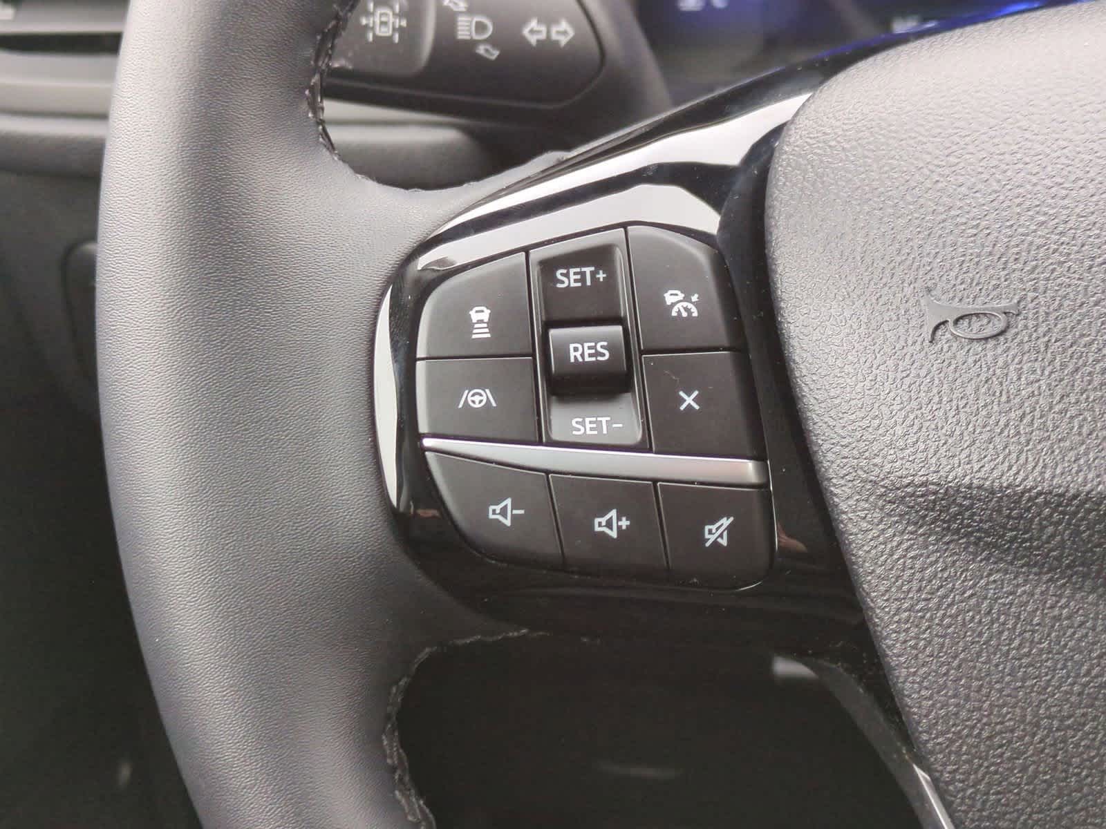 Thumbnail: 2022 Ford Escape - 23