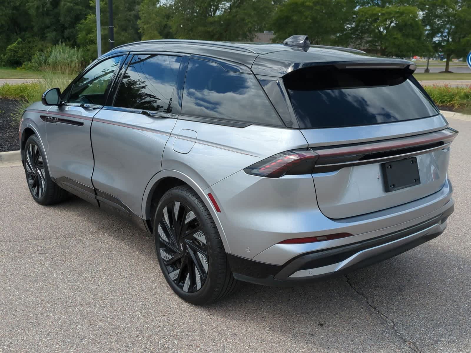 Thumbnail: 2024 Lincoln Nautilus - 6