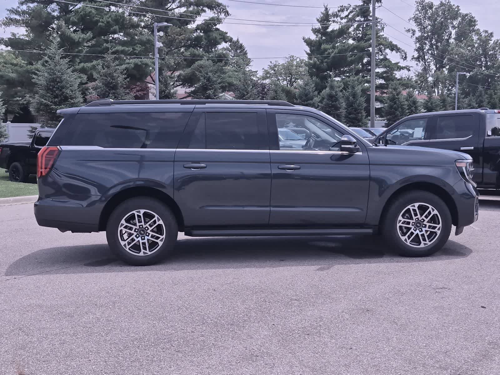 Thumbnail: 2026 Ford Expedition MAX - 9