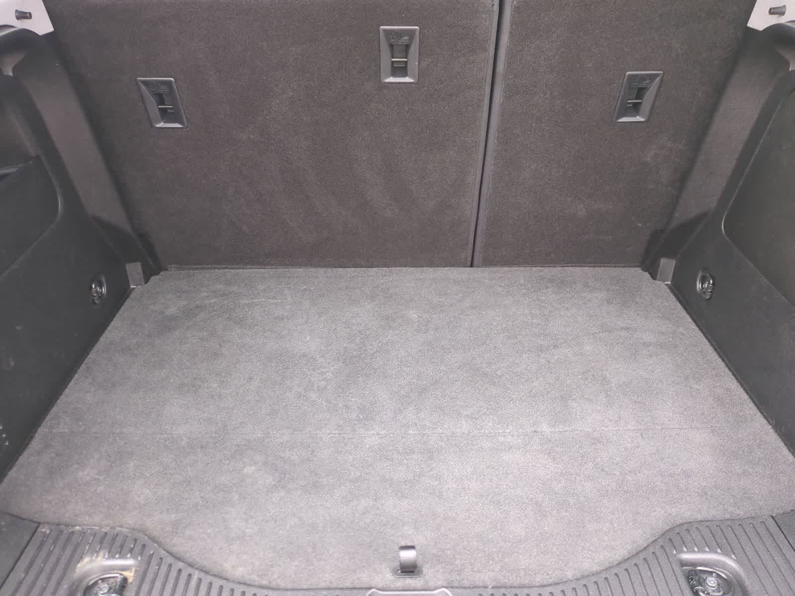 Thumbnail: 2017 Chevrolet Trax - 32