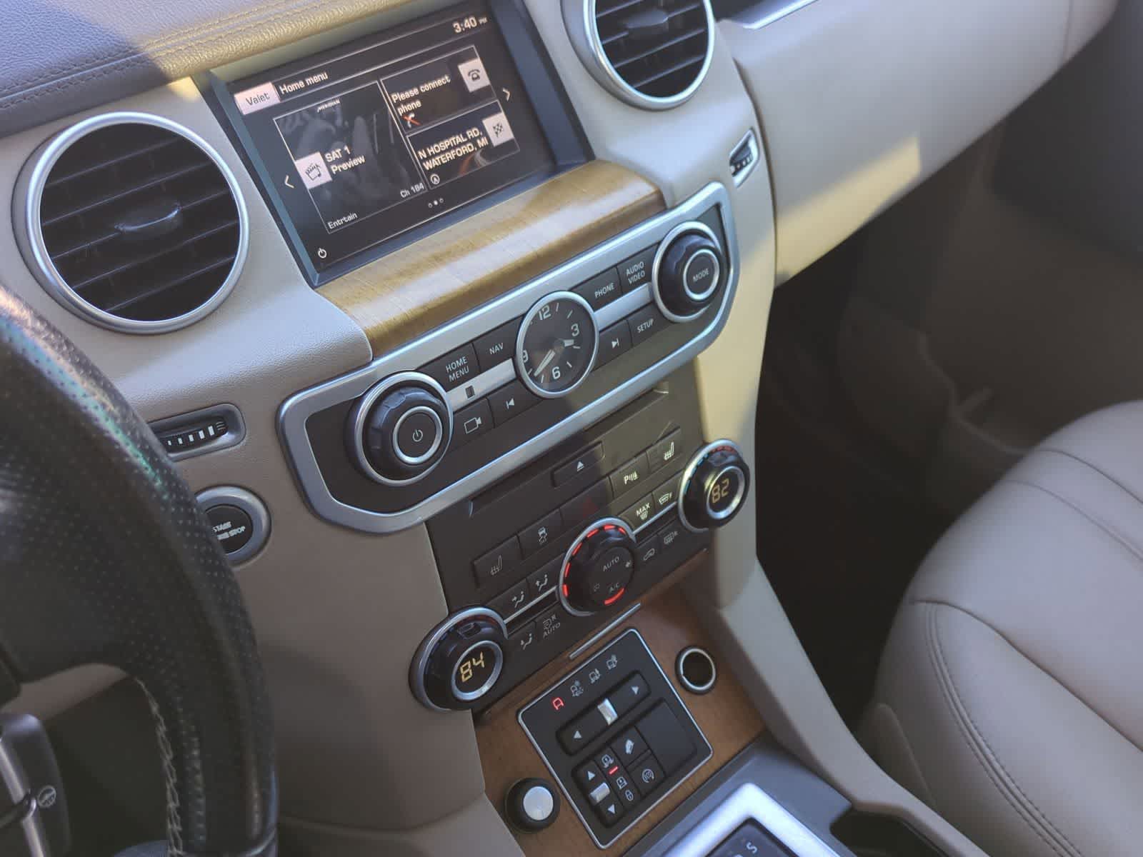 Thumbnail: 2016 Land Rover LR4 - 30