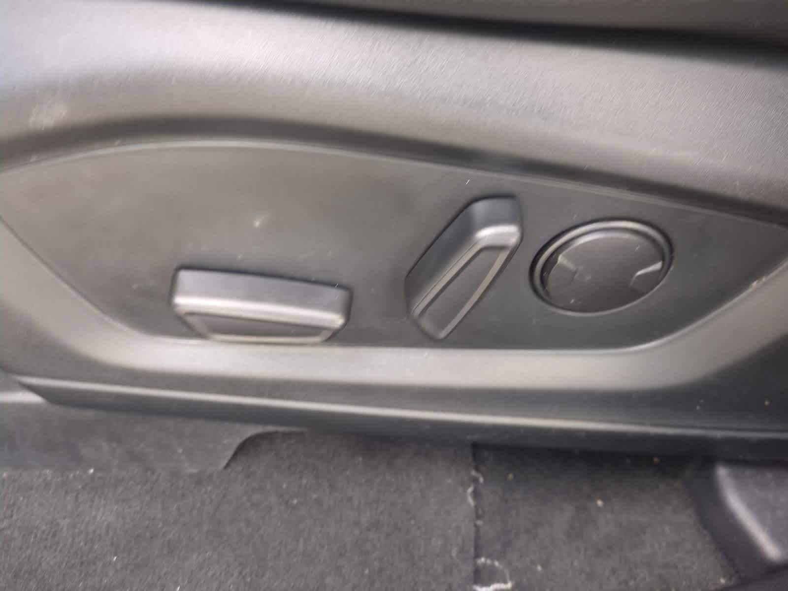 Thumbnail: 2022 Ford Explorer - 17