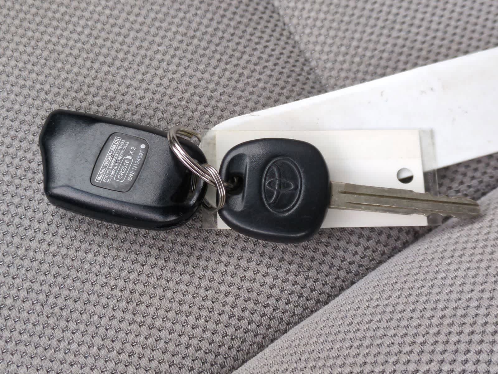 Thumbnail: 2016 Toyota Sienna - 35