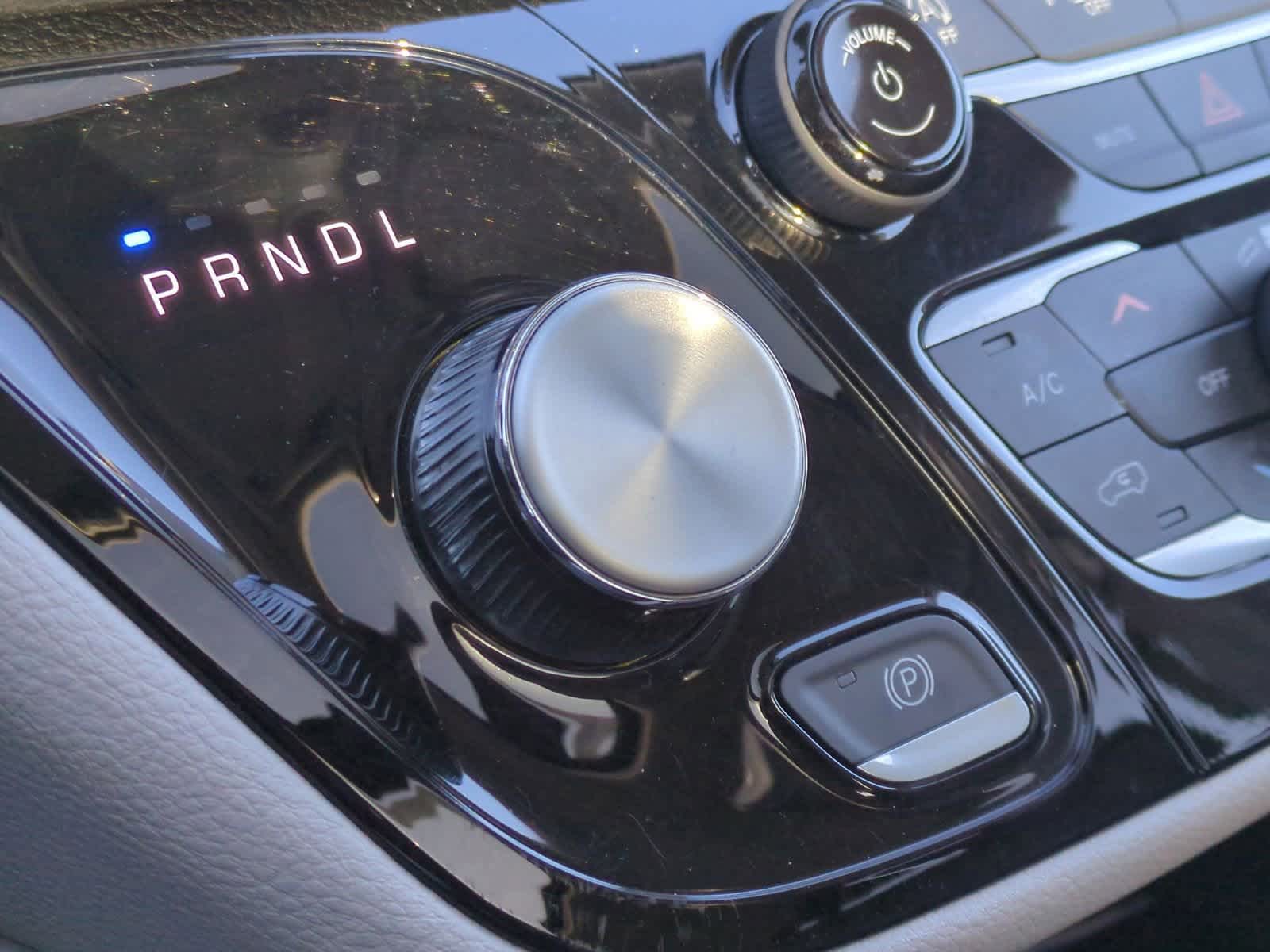 Thumbnail: 2023 Chrysler Pacifica - 35