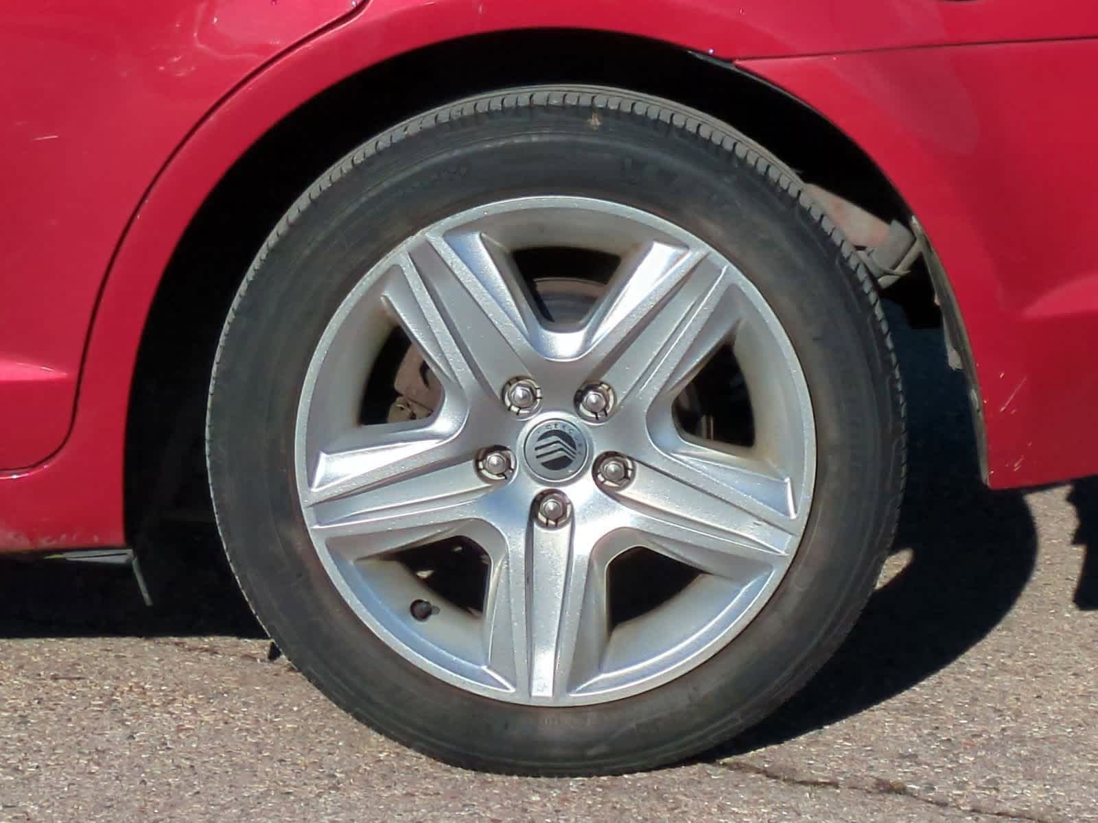 Thumbnail: 2010 Mercury Milan - 14