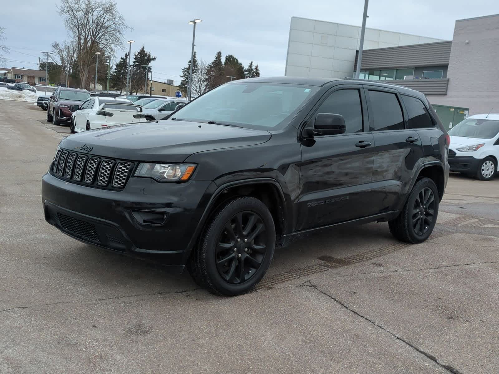 Thumbnail: 2020 Jeep Grand Cherokee - 4