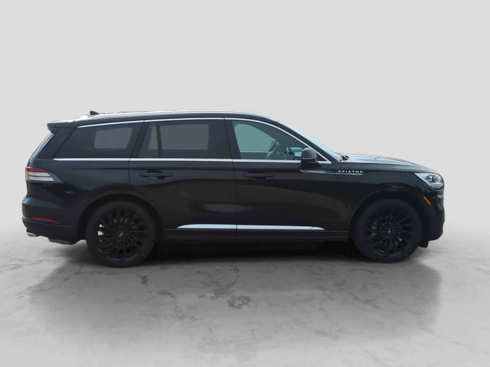 Thumbnail: 2022 Lincoln Aviator - 9