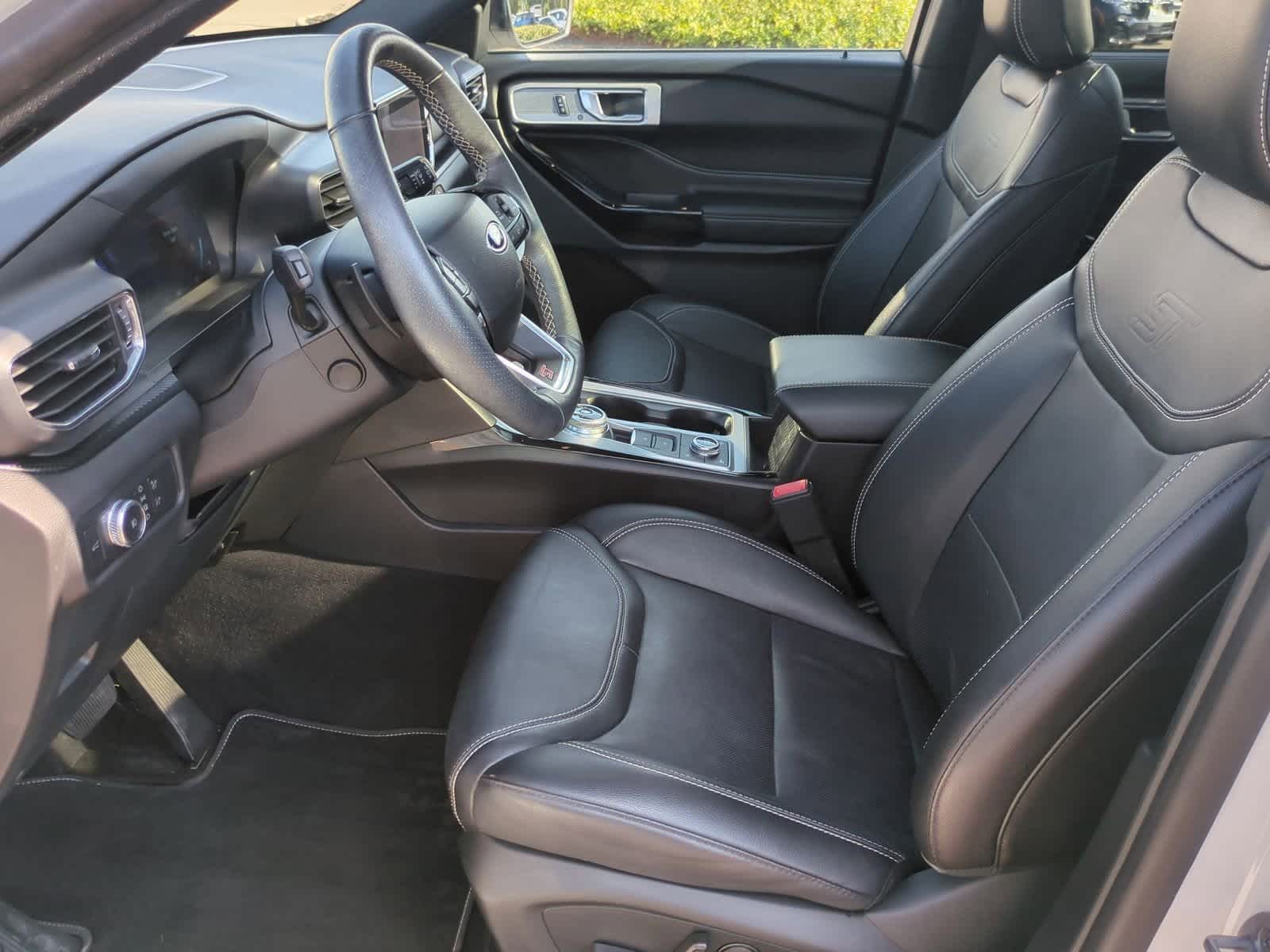 Thumbnail: 2022 Ford Explorer - 16