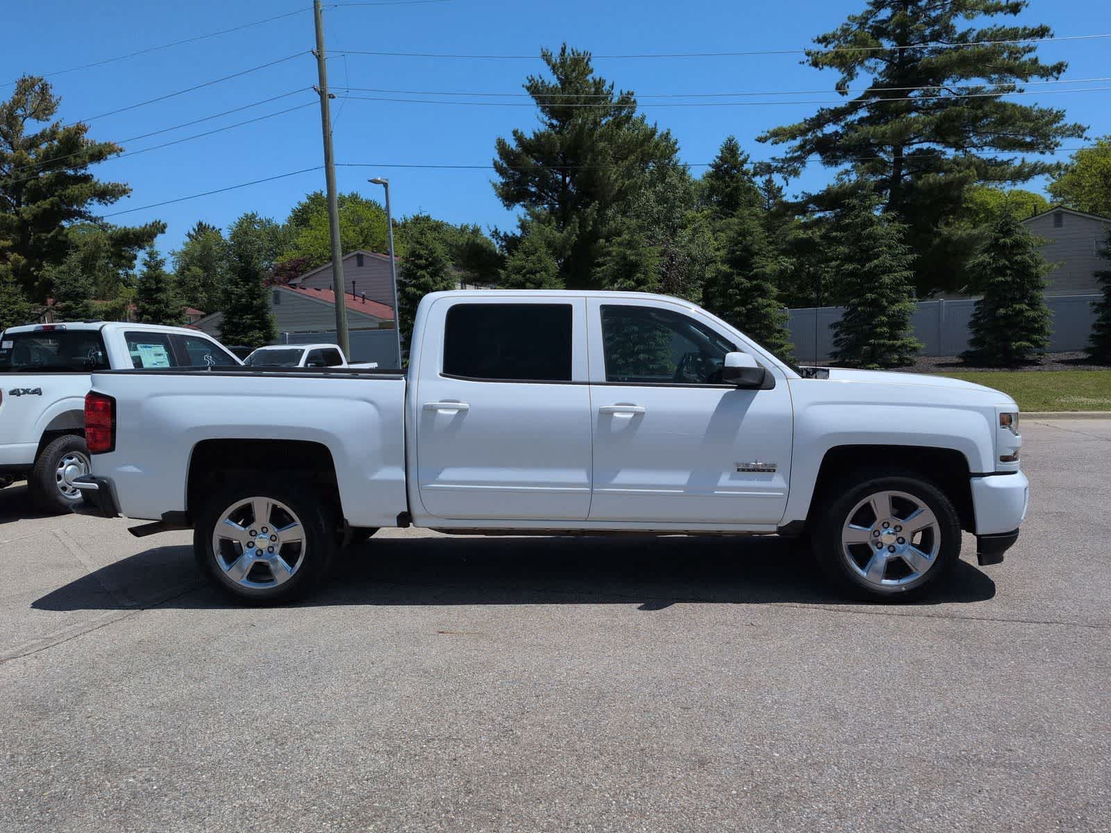 Thumbnail: 2018 Chevrolet Silverado 1500 - 9