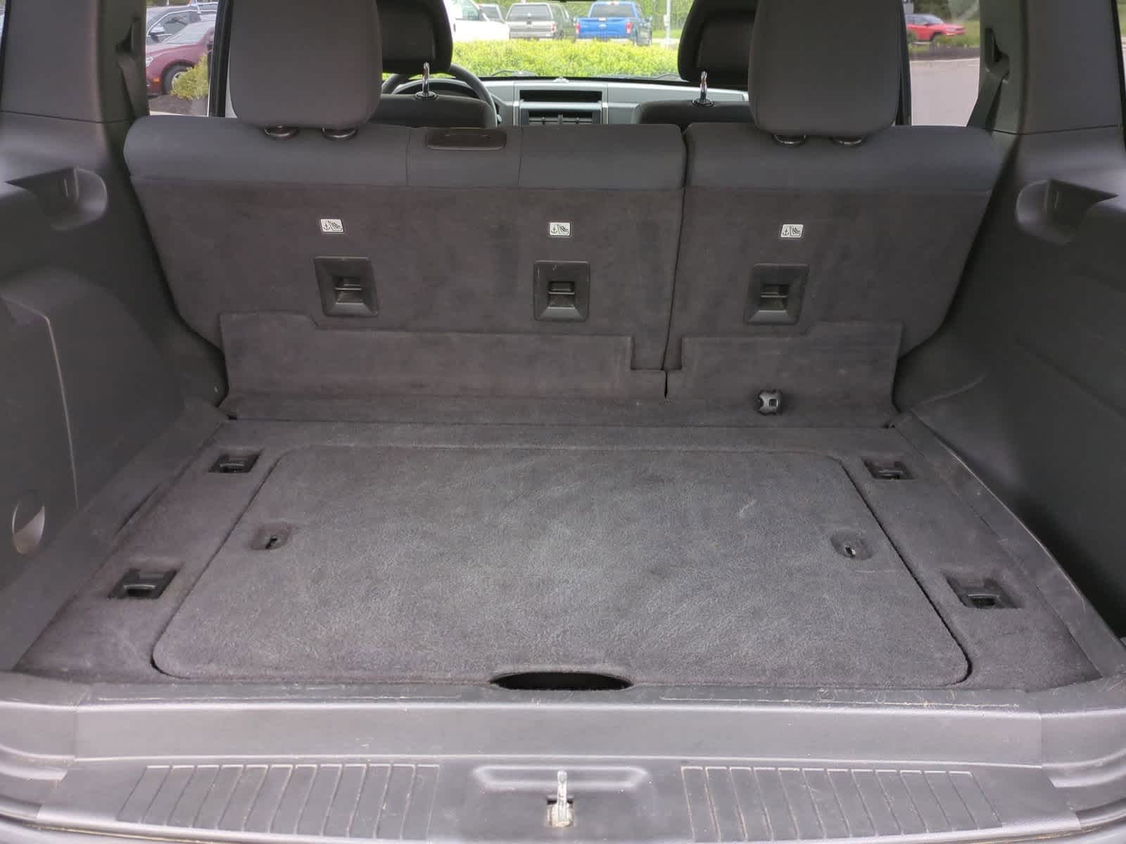 Thumbnail: 2011 Jeep Liberty - 32